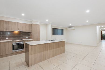 Contemporary Pimpama Family Home Available Now! - Photo 3