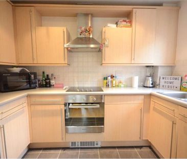 2 bedroom flat to rent - Photo 4