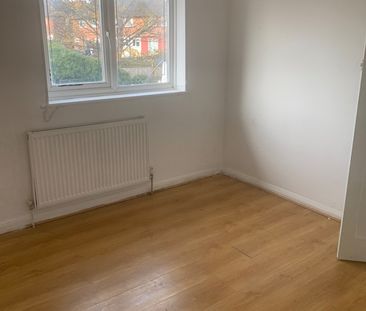 3 Bed Semi-Detached House, Beechdale Roaf, NG8 - Photo 5