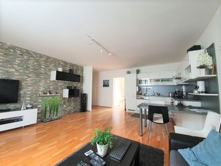 HELLE DACHGESCHOSSWOHNUNG MIT PARKPLATZ - Photo 3