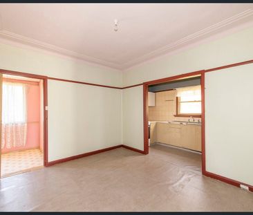 SPACIOUS ROOMS THROUGHOUT - Photo 5