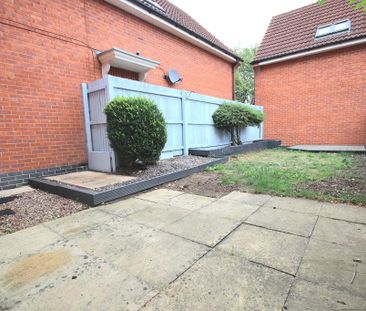 4 bedroom Town House to let - Photo 5