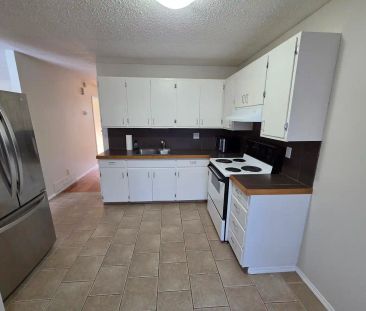 203 Campion Crescent — 2 Bedroom - Photo 2