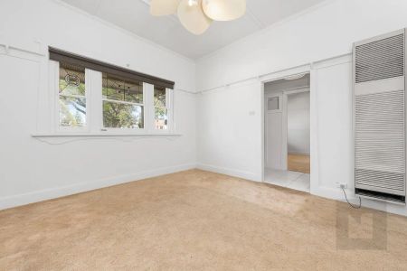 “Family Home in great area” - Photo 4