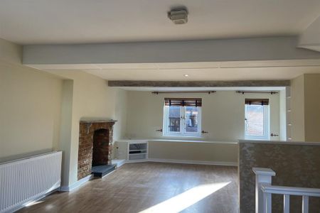 4 bedroom terraced house to rent - Photo 2