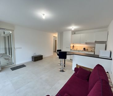 Location Appartement 2 pièces 67m² LA ROCHELLE 17000 - Photo 5