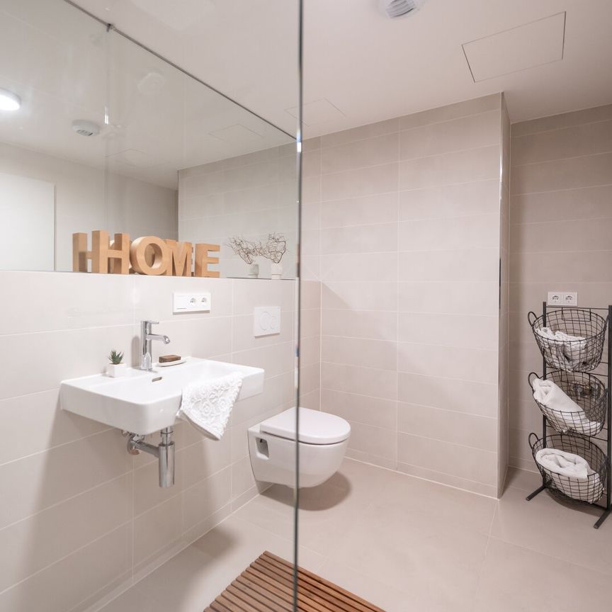 Exklusive 2-Zi.-Wohnung mit Loggia & Sauna bei der U1 - Foto 1