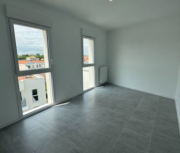 Location Appartement 3 pièces 78m² - Photo 2