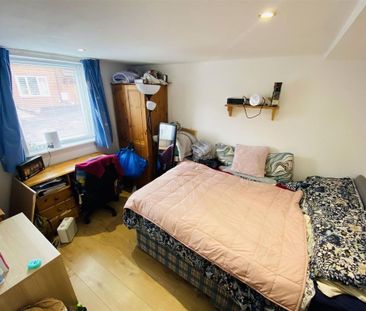 3 bedroom flat to rent - Photo 3
