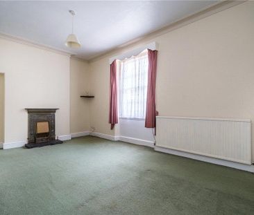 3 bedroom end of terrace house to rent - Photo 2
