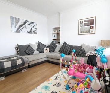 Pendre Crescent, Llanharan, PONTYCLUN - Photo 1