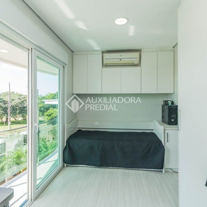 Casa com 4 quartos e 362m² para alugar em Jardim Leopoldina, Porto Alegre. - Foto 1