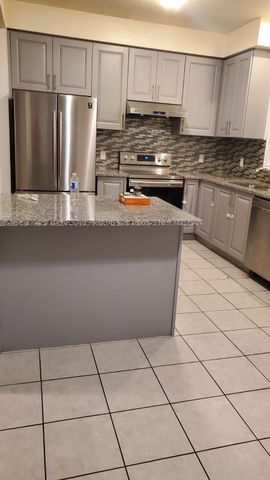 For Lease - 19 Saddlebrook Court, Kitchener, Ontario - Photo 2