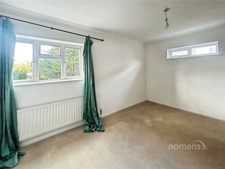 4 bedroom bungalow to rent - Photo 2