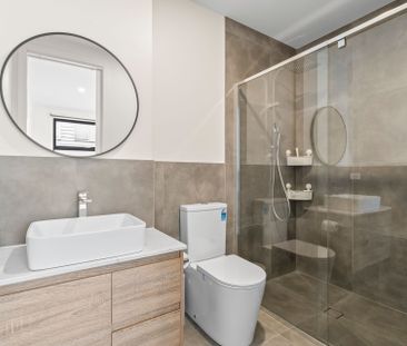 Fully Furnished, Ultra Modern, Immaculately Maintained Townhouse - Photo 6