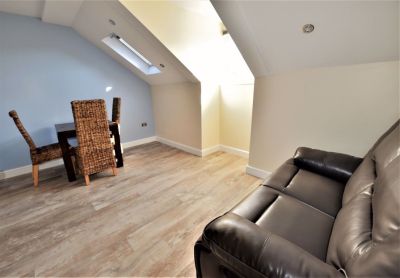 2 bedroom Flat in Woodsley Road, Leeds - Photo 1