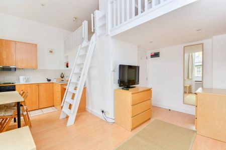 BILLS INCLUDED - A charming split level studio apartment to rent in Earls Court, London SW5 - Photo 2