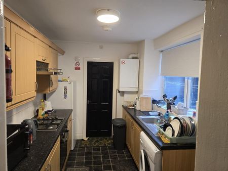 2 bedroom flat to rent - Photo 5