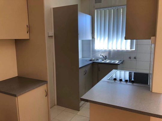 Top Floor unit for lease, Superb Location!! - Photo 1