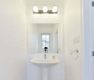 For Lease - 107 WESTOVER Crescent, Kanata, Ontario - Photo 3