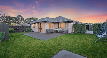 Three Bedroom Home - Photo 5