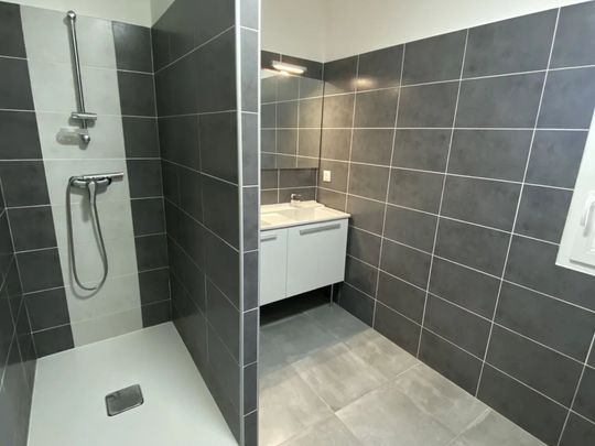Location Maison 4 pièces 87 m2 à Salon-de-Provence - Photo 1