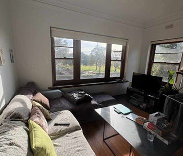 Caulfield North - Photo 1