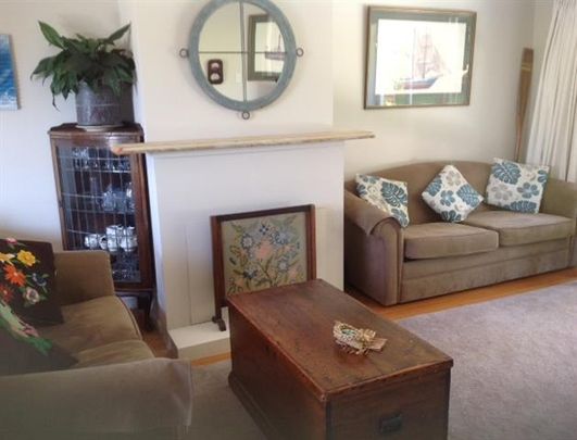 FULLY FURNISHED BRICK & TILE UNIT IN ST HELIERS - Photo 1