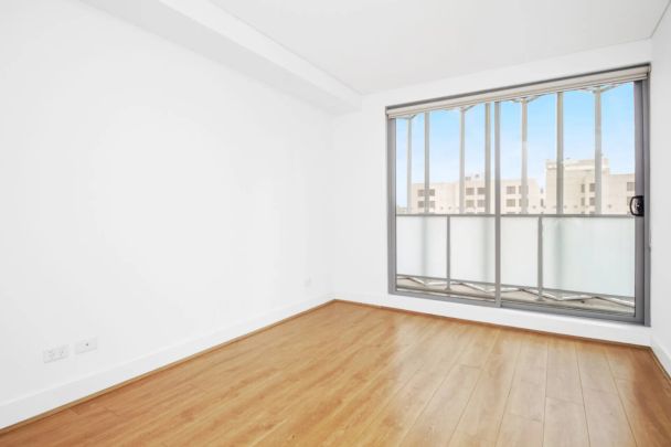 Executive Living in a Prime Parramatta Location - Photo 1