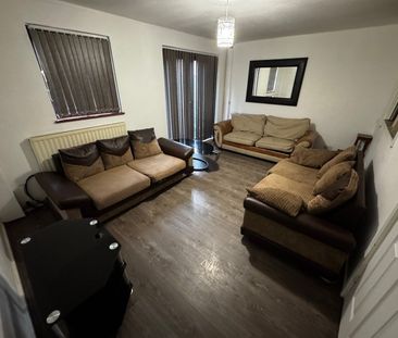 Room in a Shared House, St John's Road, LS3 - Photo 2