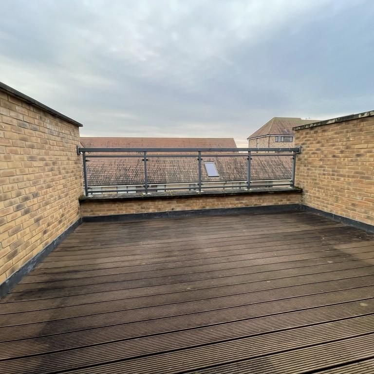 4 bedroom townhouse to rent - Photo 1