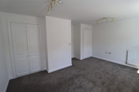 5 bedroom detached house to rent - Photo 3