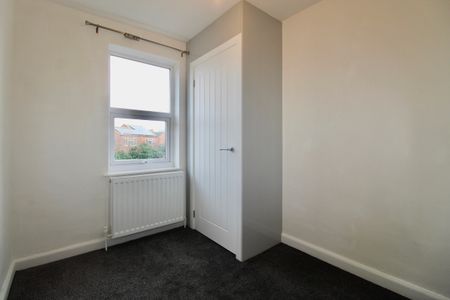 Belsize Avenue, Woodston, Peterborough - Photo 2