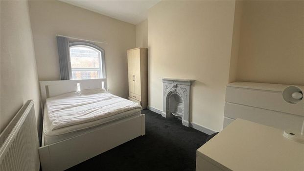 3 bedroom apartment to rent - Photo 1