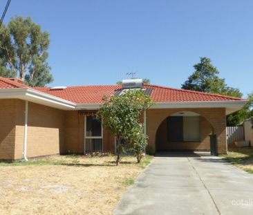 THORNLIE – 2x1 – CONVENIENT DUPLEX LIVING - Photo 2