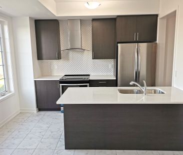 For Lease - 167 Harding Park Street, Newmarket, Ontario - Photo 4