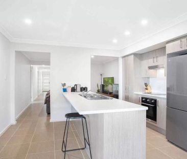 Family Home - Photo 5