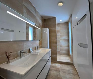 Location Appartement 4 pièces 128m² LA ROCHELLE 17000 - Photo 5