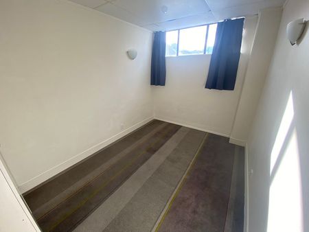 Chic 3BR Te Aro Apt - Central Living! - Photo 5