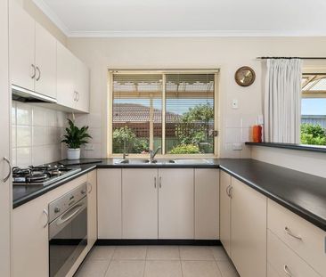 3 bedroom home offering low maintenance, secure, and easy living - Photo 6