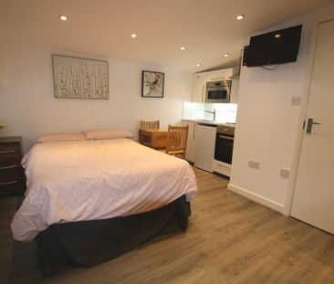 Studio to rent - Photo 1