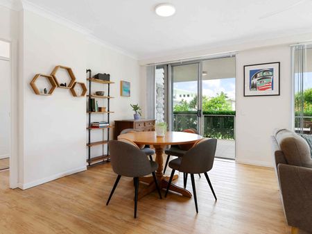 Beachside Apartment with House-Sized Outdoor Areas! - Photo 4