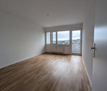 Moderne 4.5-Zimmerwohnung mit zwei Balkonen / Mietzinsaktion - Photo 4