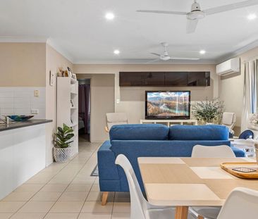 Beautifully Presented Duplex in Quiet Cul-De-Sac - Photo 1