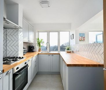 3 bedroom apartment to rent - Photo 2
