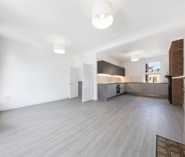 3 bedroom flat to rent - Photo 1