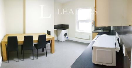 1 bedroom in a house share to rent - Photo 4