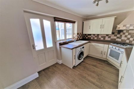 2 Bedroom Semi Detached To Let - Photo 2