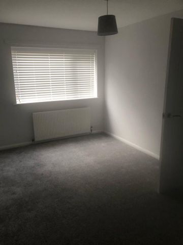 2 bedroom semi-detached house to rent - Photo 2