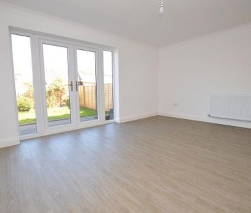 3 bedroom semi-detached house to rent - Photo 3